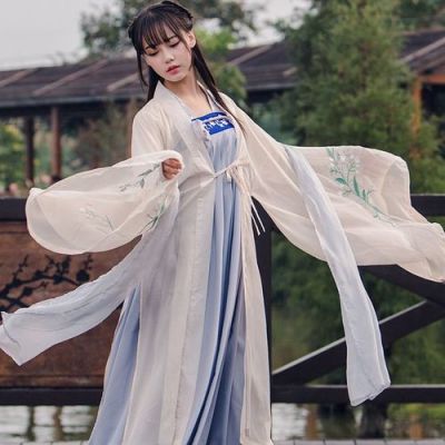 云端汉服图片（云端少女衣服质量好吗）-图1